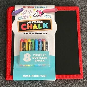 NWT Chuckle & Roar Dustless Chalk Travel & Floor Set is sure